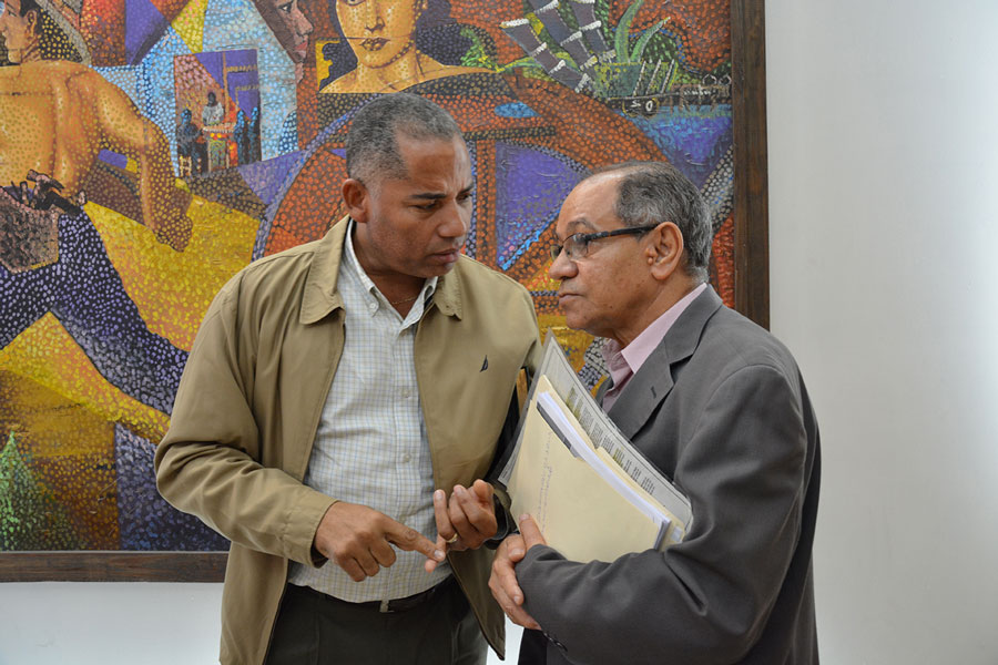 Los dirigentes sindicales exigen que los empresarios apliquen un aumento salarial de 30%. / LÉSTER ÁLVAREZ