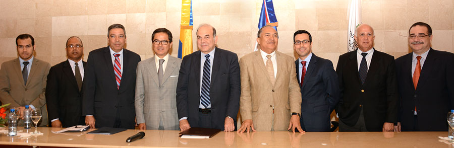 Funcionarios del sector energético nacional e internacional participaron en el Foro de Integración Regional Energético, que se celebró este viernes en la Cancillería. / GABRIEL ALCÁNTARA.