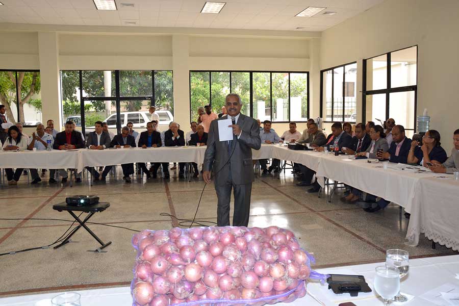 Omar Benítez encabezó la subasta para la importación de cebolla roja./Gagriel Alcántara