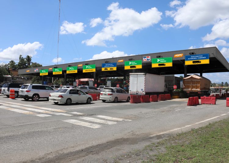 Peaje de la autopista Duarte. - Fuente externa.