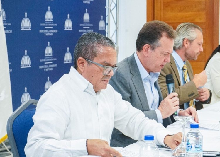 Daniel Liranzo, informó que las empresas aprobadas se dedicarán a las actividades de servicios de call center.