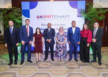 Daniel Peña, Graham Jessup, Biviana Riveiro, Amauris Vasquez, Dra. Carol van der Walt, Benny Metz, Nicole Toribio y Joshua Wagner