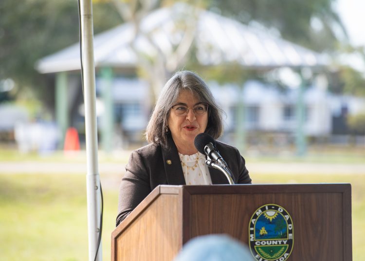La alcaldesa de Miami-Dade, Daniella Levine Cava.