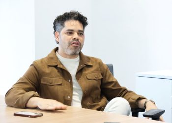 Para Reynoso, la existencia de talento no es suficiente si quienes lo poseen no encuentran espacios para mostrarlo y desarrollar oportunidades profesionales.