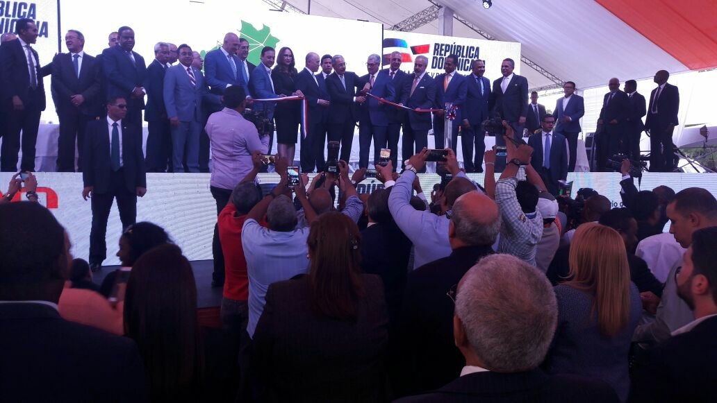 danilo inaugura en santiago