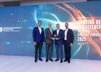 Durante el proceso de evaluación se tomaron en cuenta aspectos como la eficiencia de navegación, claridad de la interfaz, accesibilidad y retroalimentación.