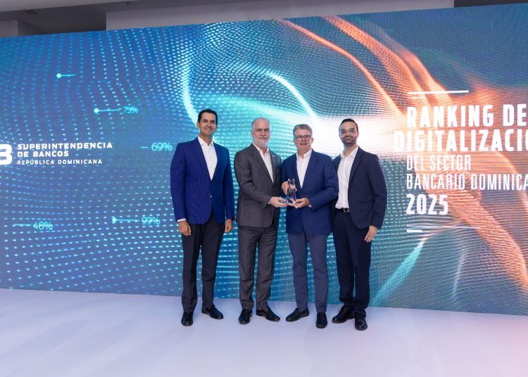 Durante el proceso de evaluación se tomaron en cuenta aspectos como la eficiencia de navegación, claridad de la interfaz, accesibilidad y retroalimentación.