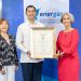 Roberto Herrera, al recibir certificación. - Fuente externa.