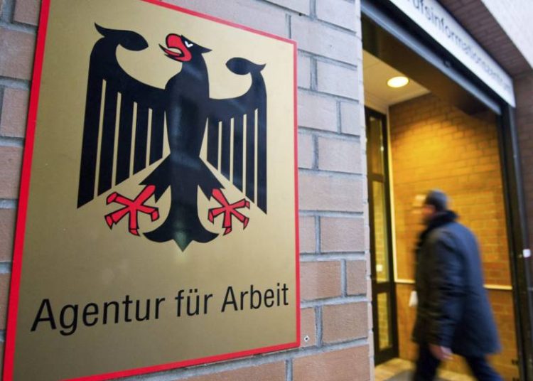 Acceso a la oficina de empleo alemana en Hannover, Alemania. | EFE.