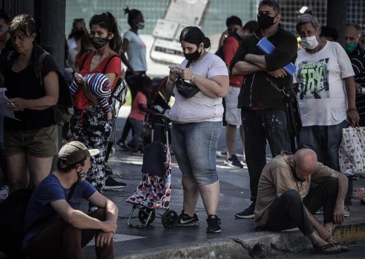 La tasa de desempleo del primer trimestre de este año estuvo 0.2 puntos porcentuales por debajo de la registrada en igual período de 2020, que había sido del 10.4%, de acuerdo a los datos oficiales. | Juan Ignacio Roncoroni, EFE.