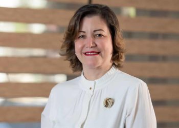 Fernández Rodríguez es abogada con más de 40 años de experiencia en el sector público y en áreas vinculadas al derecho y la institucionalidad.