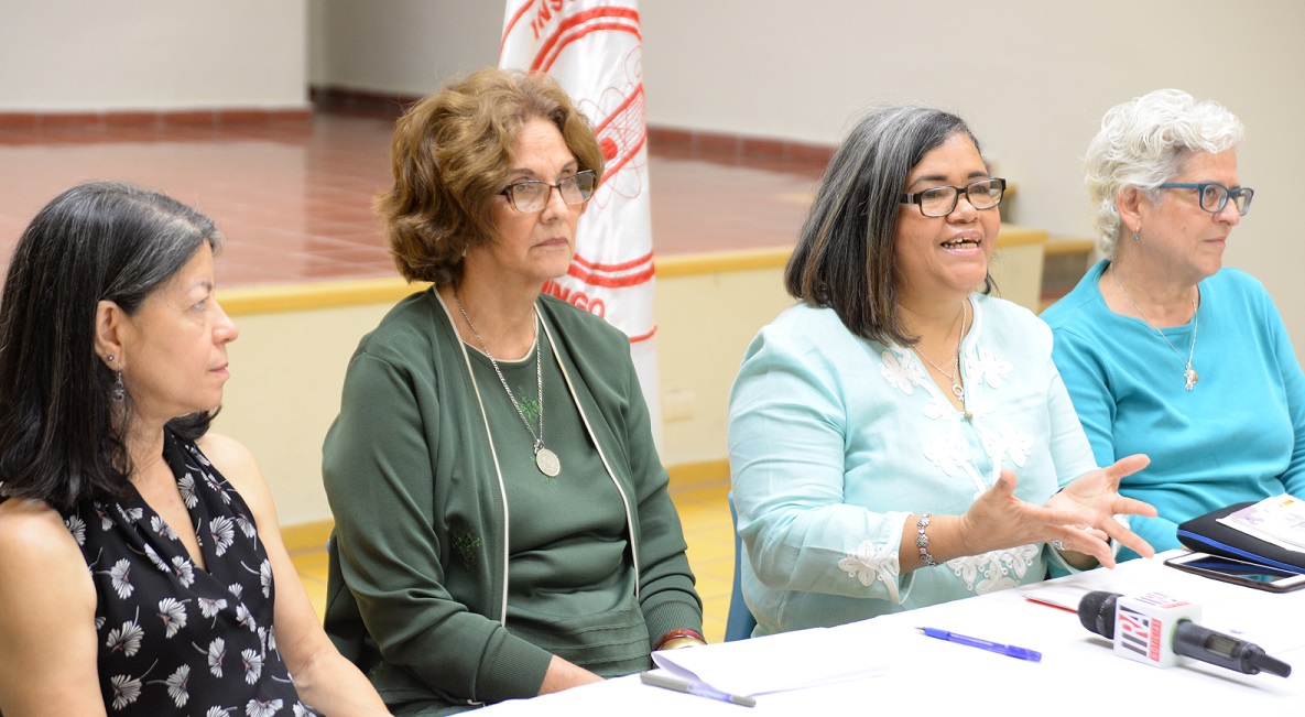desiree del rosario ofrece declaraciones junto a lourdes meireles lourdes contreras y denisse paiewonsky delceg intec