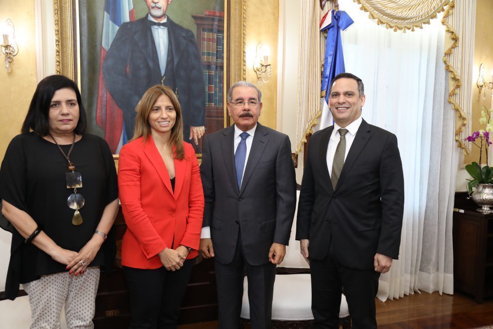 desiree logrono ana figueiredo danilo medina sanchez henry molina.