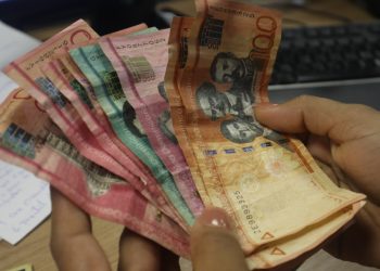 El informe indica que en febrero de 2009 el Gobierno presentaba 397,973 empleados públicos cotizantes. - Ronny Cruz.