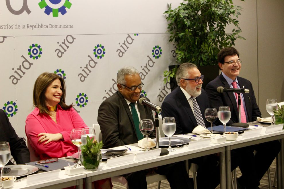 directiva aird y ministro de salud pública