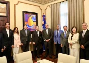 Los directivos de la Cámara le extendieron una invitación para el concierto "100 Años de Historia a través de la Música". | Fuente externa.