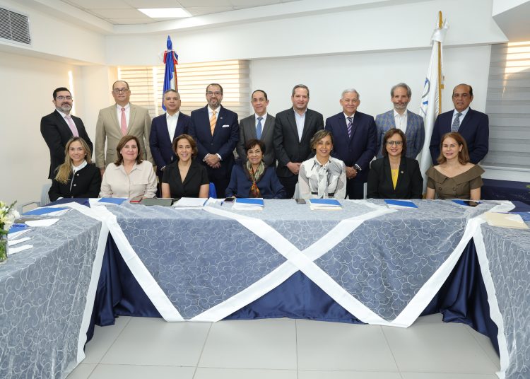 Cristina De Castro fue reelecta como presidenta ejecutiva de Abancord.