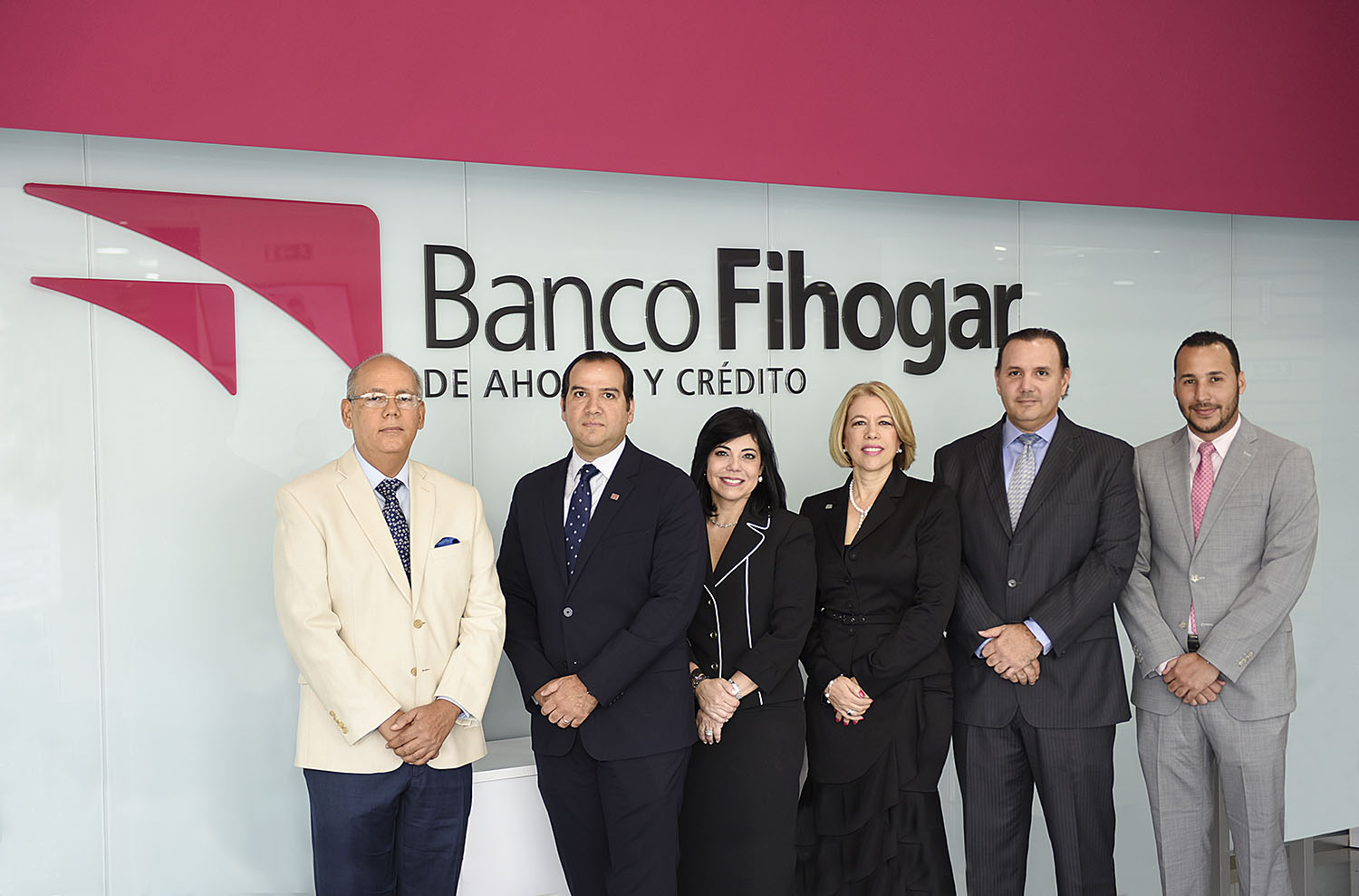 directiva y gerentes del banco fihogar