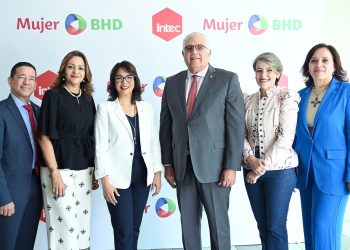 Directivos del BHD e Intec. Fuente externa.