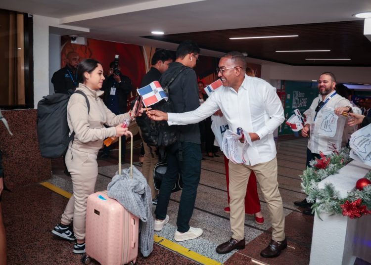 La diáspora dominicana fue recibida con emotivas canciones distintivas de nuestra identidad como Santo Domingo.