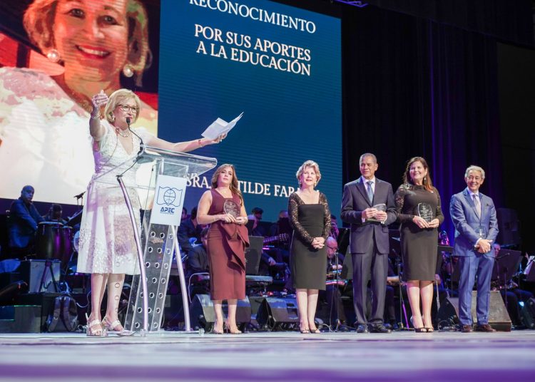 Matilde Cruz de Farach.