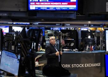 En el Dow Jones, las compañías que más avanzaban eran Intel (1.16%) y Microsoft (0.48%), y los retrocesos más notables eran para Procter & Gamble (-1.09%) y Coca-Cola (-0.91%).