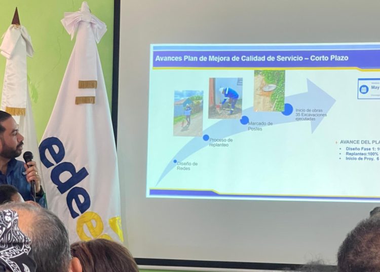 Edeeste informó que los proyectos incluyen modernización, mantenimiento y ampliación de redes eléctricas en distintos municipios.