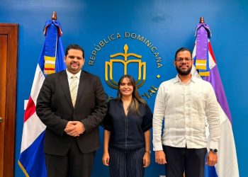 El acuerdo fue firmado por Ángel Brito, director de la ENJ, y Tania de León, presidenta de la WCA-RD.
