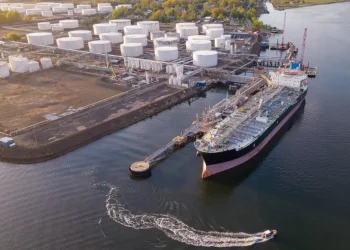 Ormuz es también crítico para la exportación de gases industriales como el helio, cuyo precio 'spot' ha llegado a duplicarse o subir entre un 30 % y un 50 %.