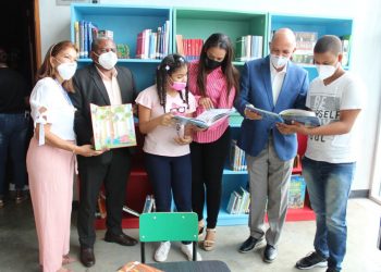 Sala de lectura, estación teleférico