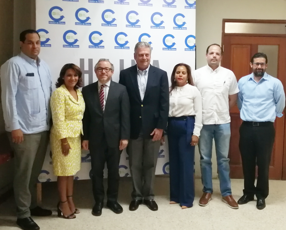 edmundo gil, bredyg disla, guarocuya félix, richard arostegui, liselot acosta, napoleón rodríguez, josé luis thomas.