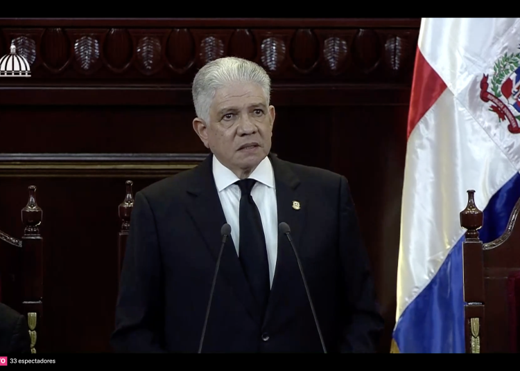 Eduardo Estrella, presidente del Senado.