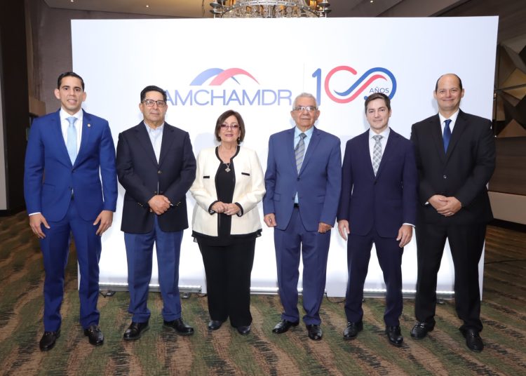 Eduardo Read, Edward Guzmán, Magdalena Rathe, Arismendi Díaz, Gastón Gabin y Alejandro Cambiaso | Fuente externa.