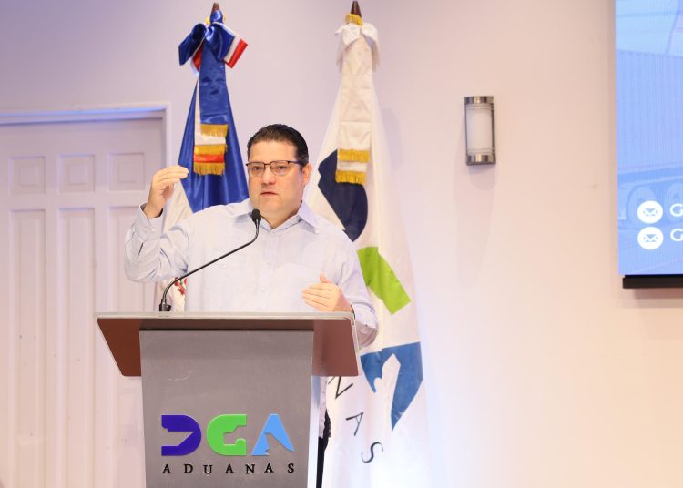 Así lo explicó el director general de Aduanas, Eduardo Sanz Lovatón, al presentar el proyecto.