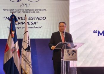 La información fue ofrecida por el ministro Eduardo -Yayo- Sanz Lovatón, durante el desayuno-conferencia “Mujer, Estado y Empresa”, organizado por Anmepro.