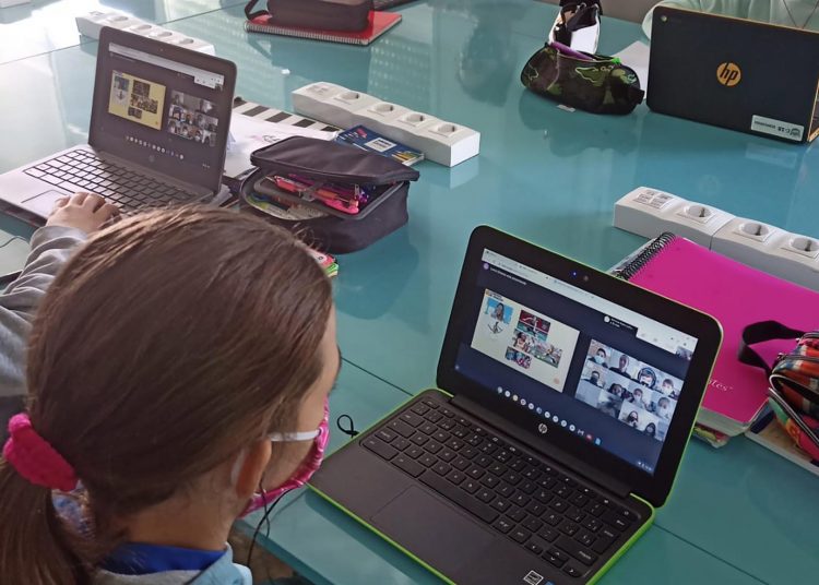 Educación a distancia