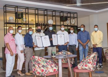 Ejecutivos de Be Live Experience Hamaca reciben las certificaciones por parte de Cristal International Standards 2020.