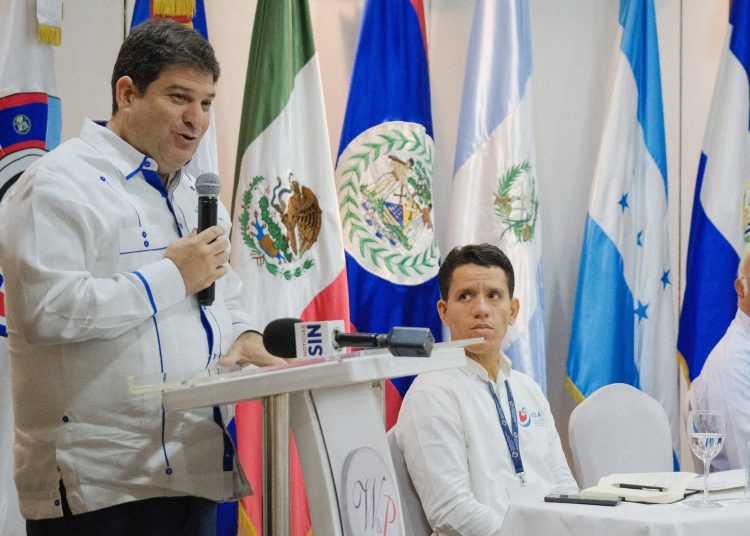 El director general de Ganadería, Abel Madera, destacó que la avicultura es la principal fuente de proteína del pueblo dominicano.