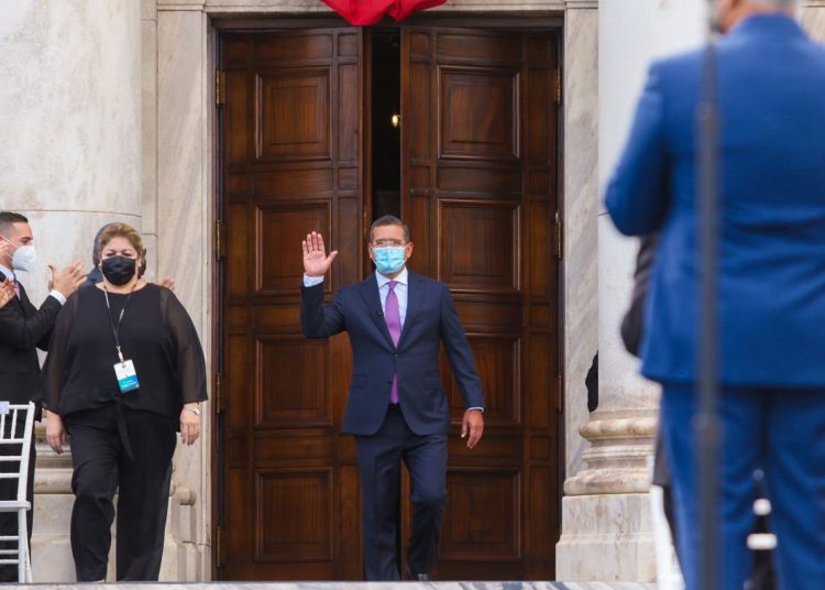 El gobernador de Puerto Rico, Pedro Pierluisi, durante su toma de posesión este sábado. | Fuente externa.