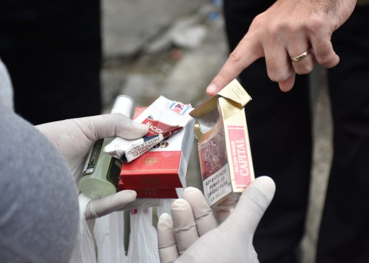 El método utilizado es la cuantificación y posterior análisis de los empaques de cigarrillos desechados.
