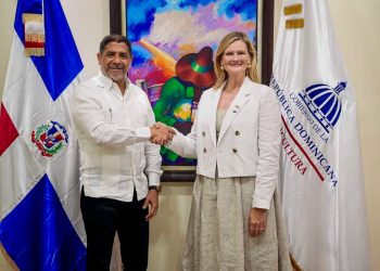 El ministro de Agricultura, Limber Cruz y la Subsecretaria del USDA, Michelle Bekkering, buscan identificar expansión del comercio agropecuario entre ambas naciones.