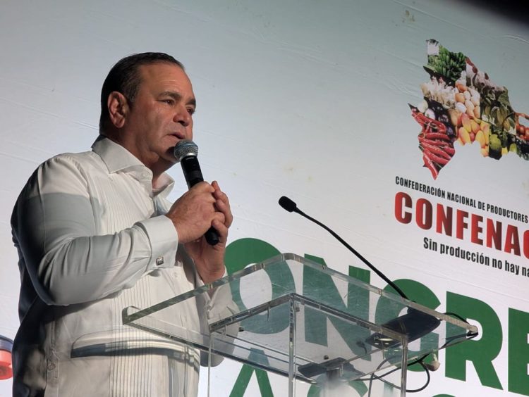 De acuerdo con Espaillat, el país tiene capacidad de producir 25 millones de pollos y 400 millones de huevos mensuales.