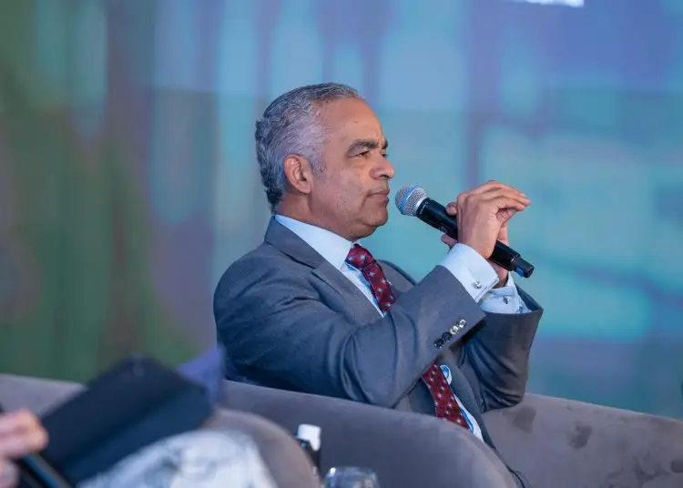 Durante su intervención en el panel “Desafíos y oportunidades en la transición energética en América Latina y el Caribe”, el ministro enfatizó que el fortalecimiento de las energías renovables es una prioridad dentro de las políticas públicas dominicanas para los próximos 12 años.