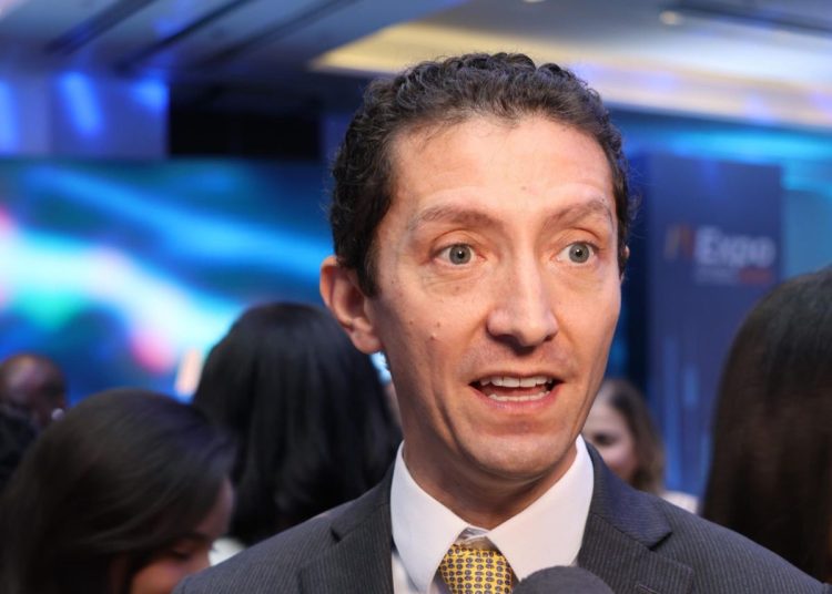 El presidente de Adosafi, Santiago Sicard, destaca fondos de inversión finalizaron diciembre con activos bajo administración (AUM) equivalentes a RD$446,565 millones.