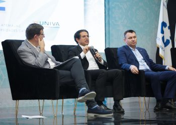 En este taller también participaron el doctor Juan José Etxeberria, rector de la Universidad de Deusto; y Manuir Mentges, rector de la Pontificia Universidad Católica de Rio Grande do Sul.