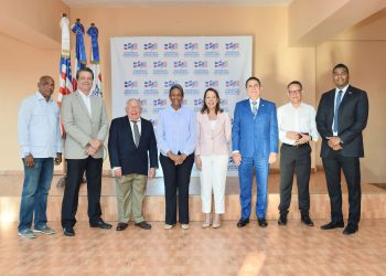 Eladio Arias, Ramón Sosa, Manuel Tejada, Mercedes Rodríguez,Elizabeth Wilde, Milcíades Franjul, P. Miguel Parra, Robert Valcin.| Fuente externa.