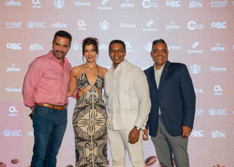 Elenco principal Manny Pérez, Nashla Bogaert, Raymond Pozo y Miguel Céspedes. | Fuente externa.