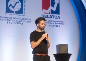 Elías Bethencourt, director para Latinoamérica de AIS - Aplicaciones de Inteligencia Artificial.