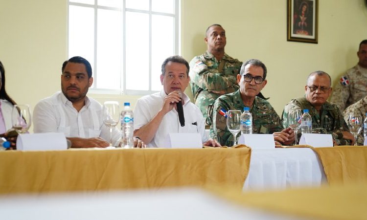 Durante el encuentro, los comerciantes, manifestaron sus inquietudes a las autoridades de cómo se puede mejorar el intercambio comercial con Haití. - Fuente externa.