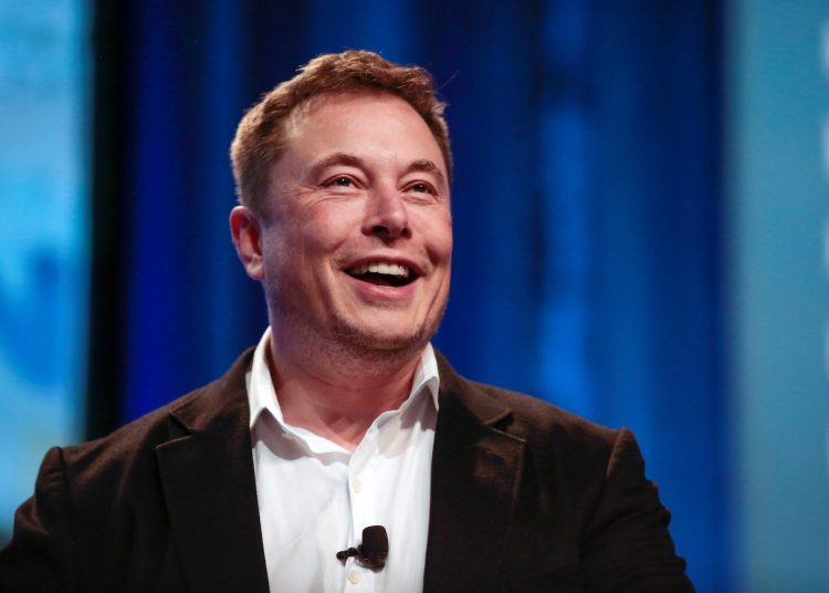 Musk se enfrenta el 13 de junio a un decisivo voto de los accionistas de Tesla que tienen que decidir si aprueban su controvertido pago en opciones de acciones de la compañía por valor de unos US$50,000 millones.